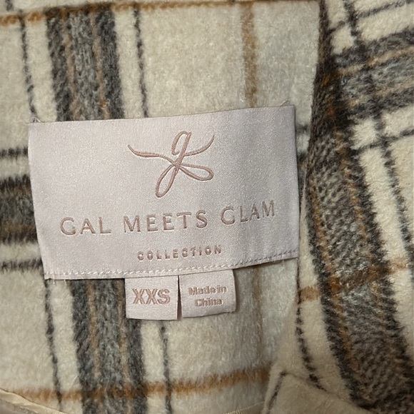 NWOT Gorgeous Gal Meets Glam Cream and Black Soft Trench Coat with Notched Lapel - Picture 4 of 7